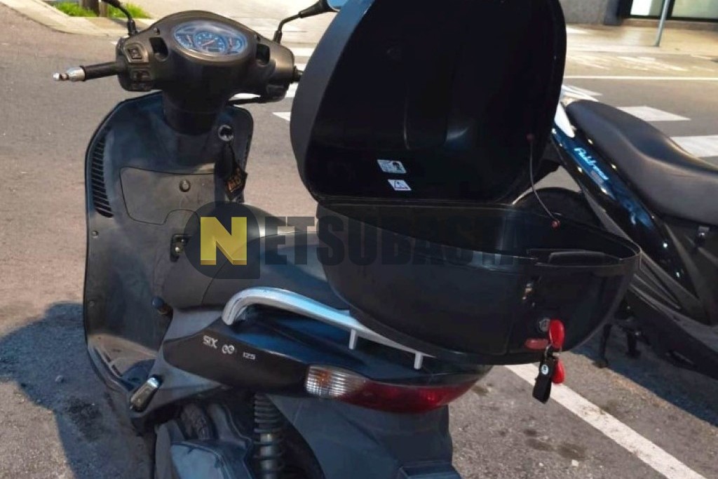 Suzuki Sixteen 125 2010