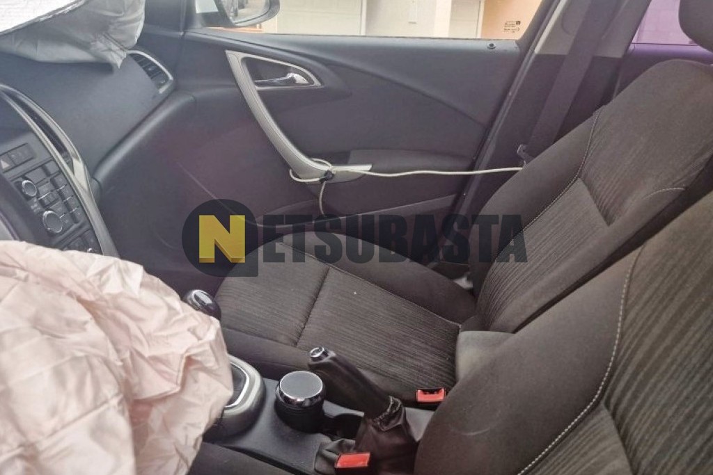 Opel Astra 1.4 Turbo 2012