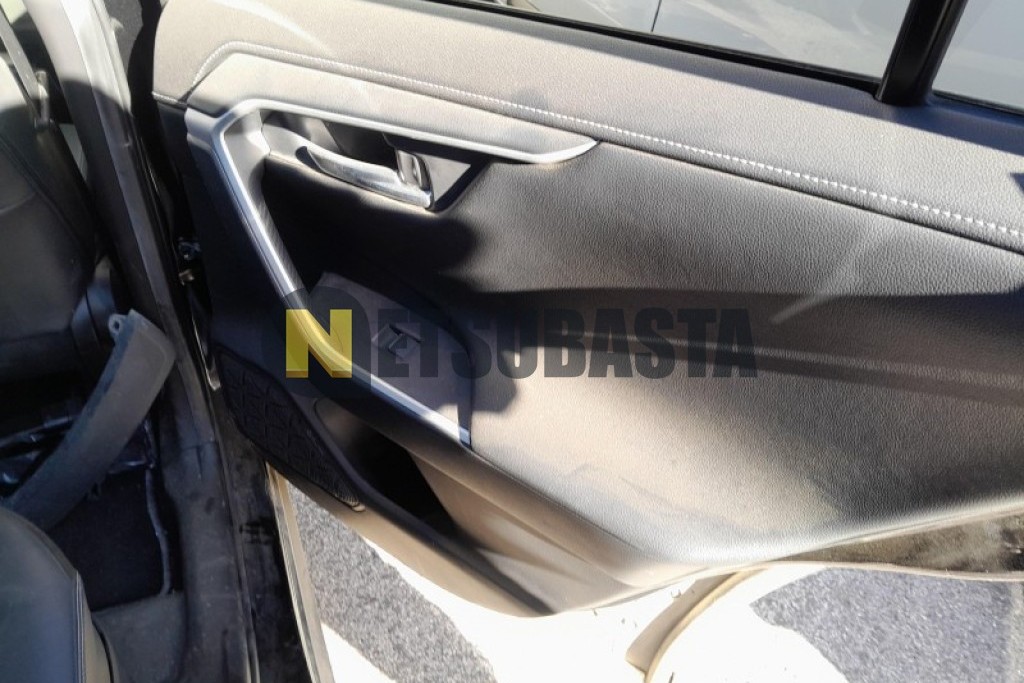 Toyota RAV4 Hybrid 220H 4x4 2024