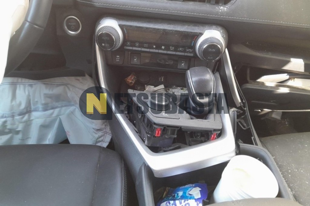 Toyota RAV4 Hybrid 220H 4x4 2024