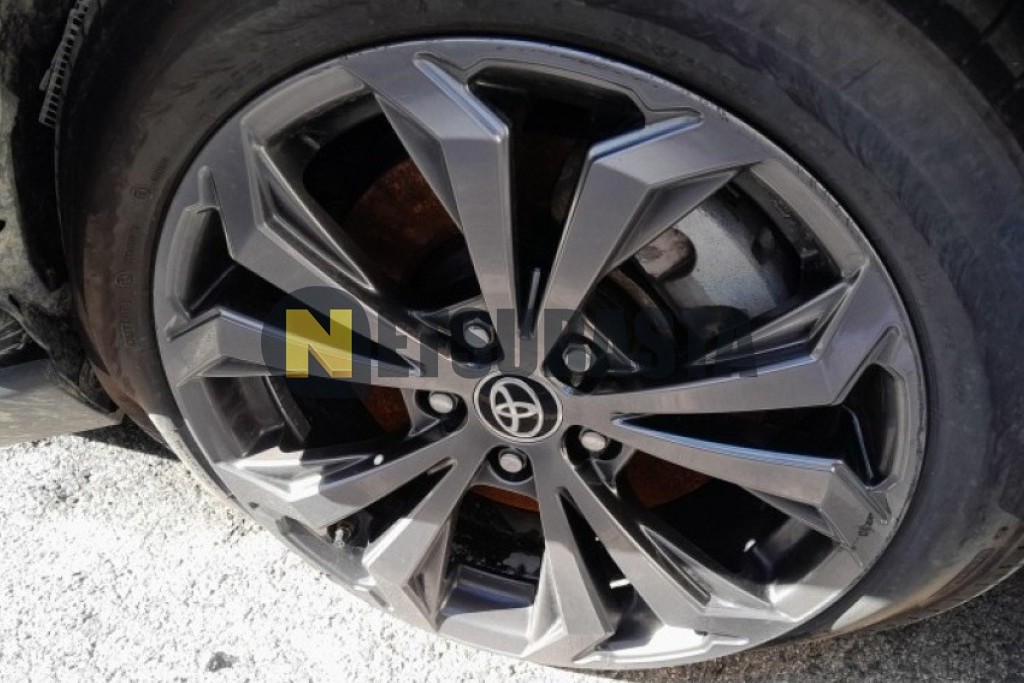 Toyota RAV4 Hybrid 220H 4x4 2024