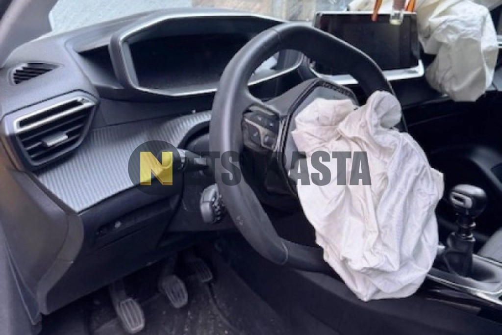 Peugeot 208 1.2 PureTech 2021