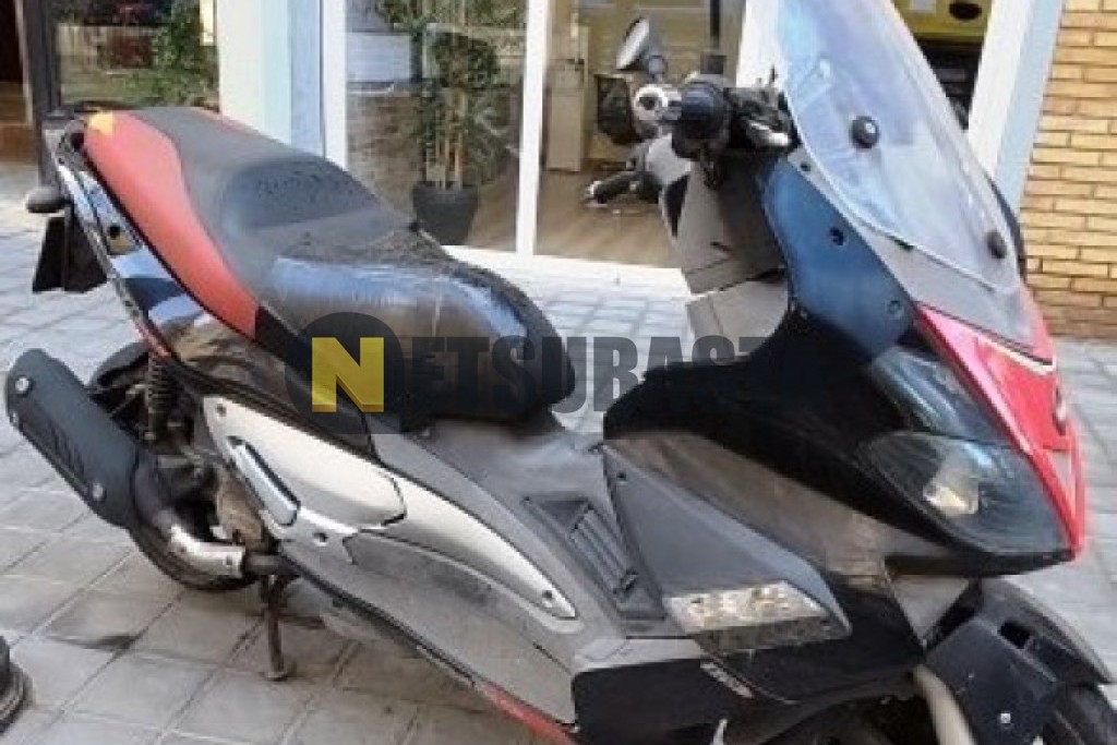 Aprilia SR Max 125 2013