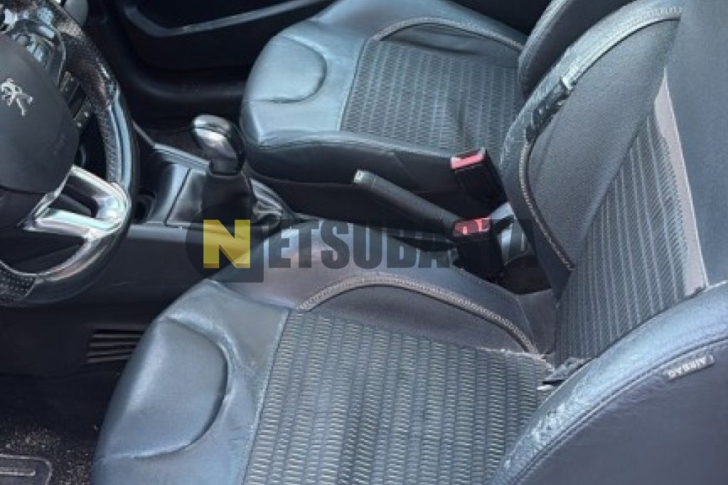 Peugeot 208 1.2 VTi 2012
