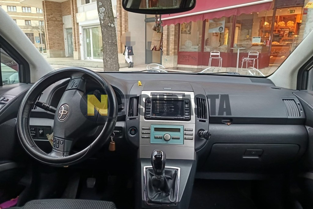 Toyota Corolla Verso 2.2 D4D 2006