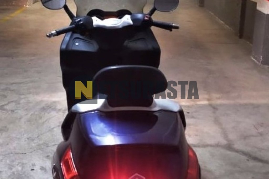 Piaggio X EVO 250 2008