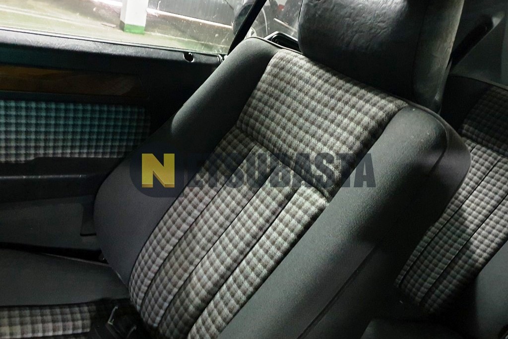 Mercedes-Benz 300 CE 24 1991