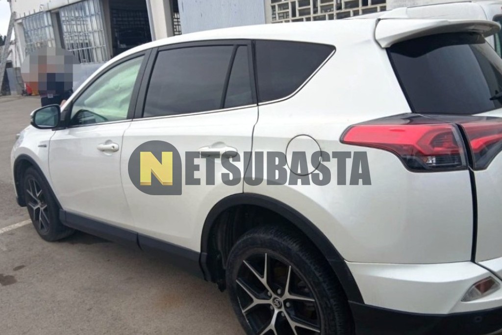 Toyota RAV4 hybrid 2WD 2018