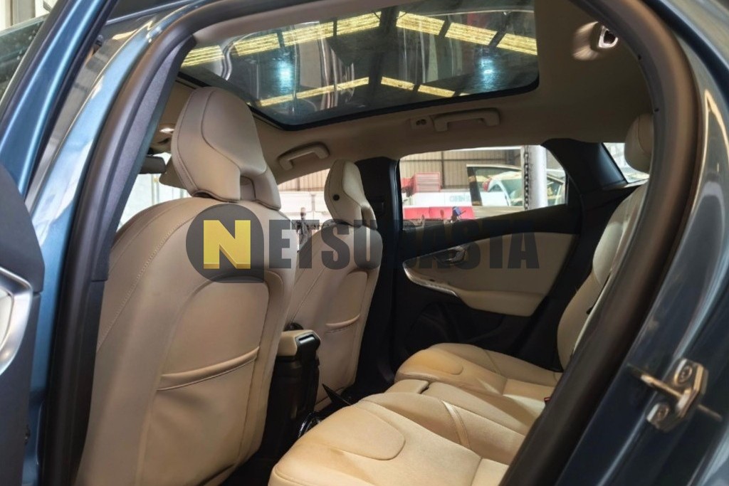 Volvo V40 D2 2014