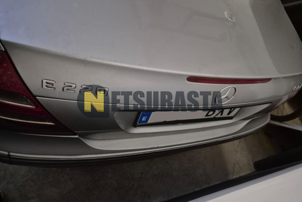 Mercedes-Benz E 220 CDI Aut. 2002