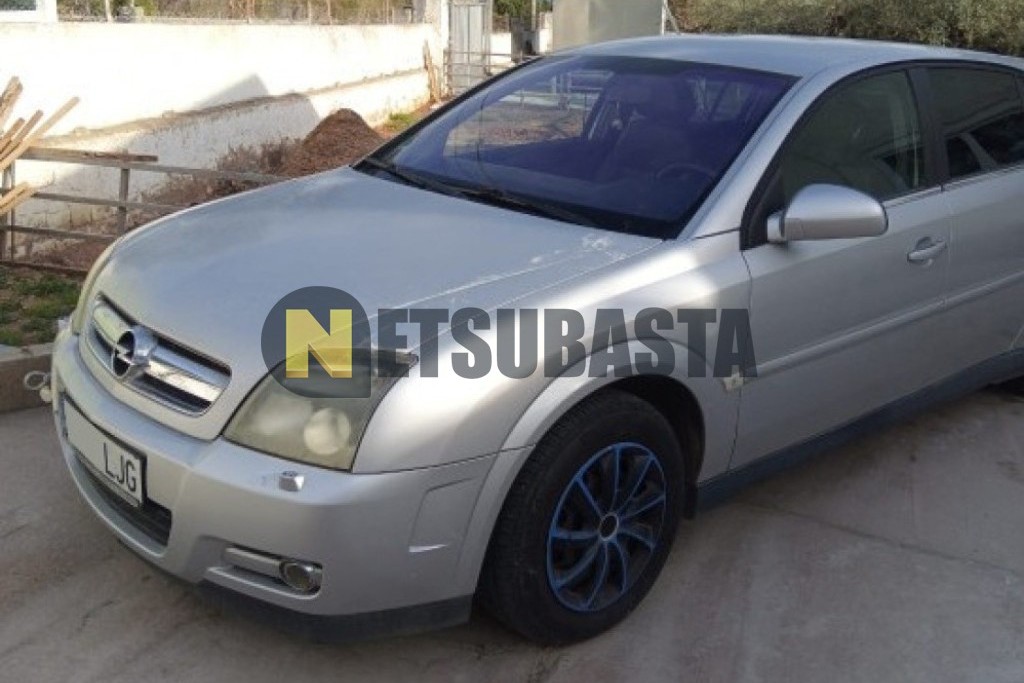 Opel Signum 2.2 DIG 16V 2005