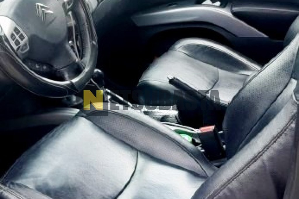 Citroën C-Crosser 2.2 HDi FAP DCS 2011