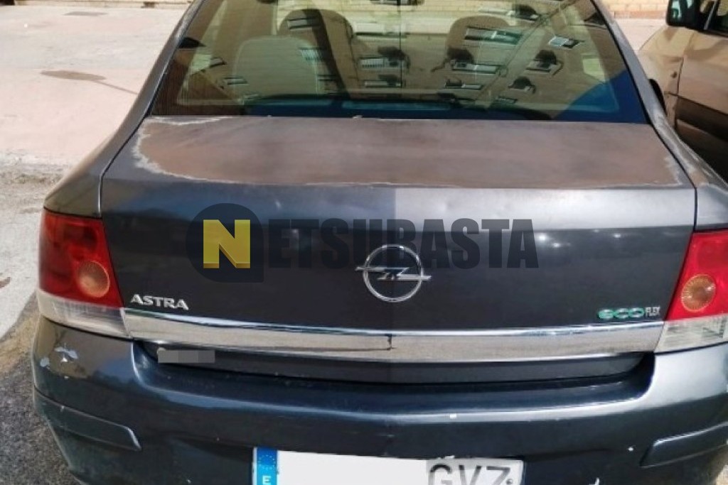 Opel Astra Sedán 1.7 CDTi 2010