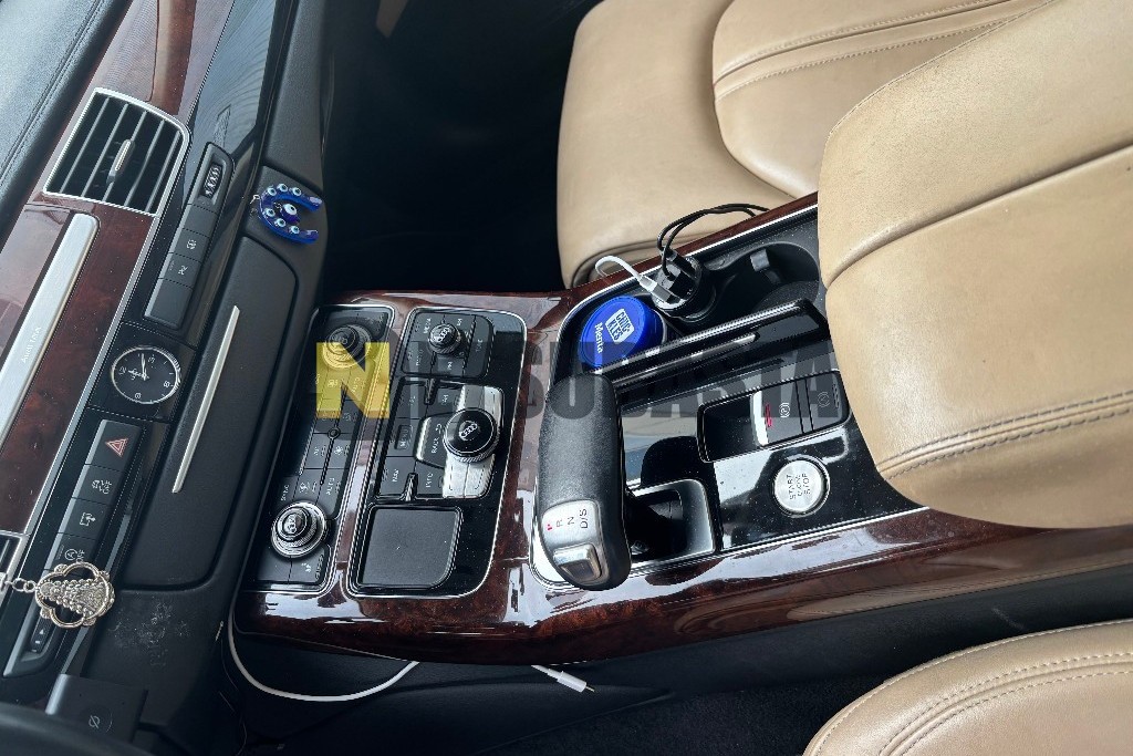 Audi A8 3.0 TDI quattro tiptronic 8 vel. 2012