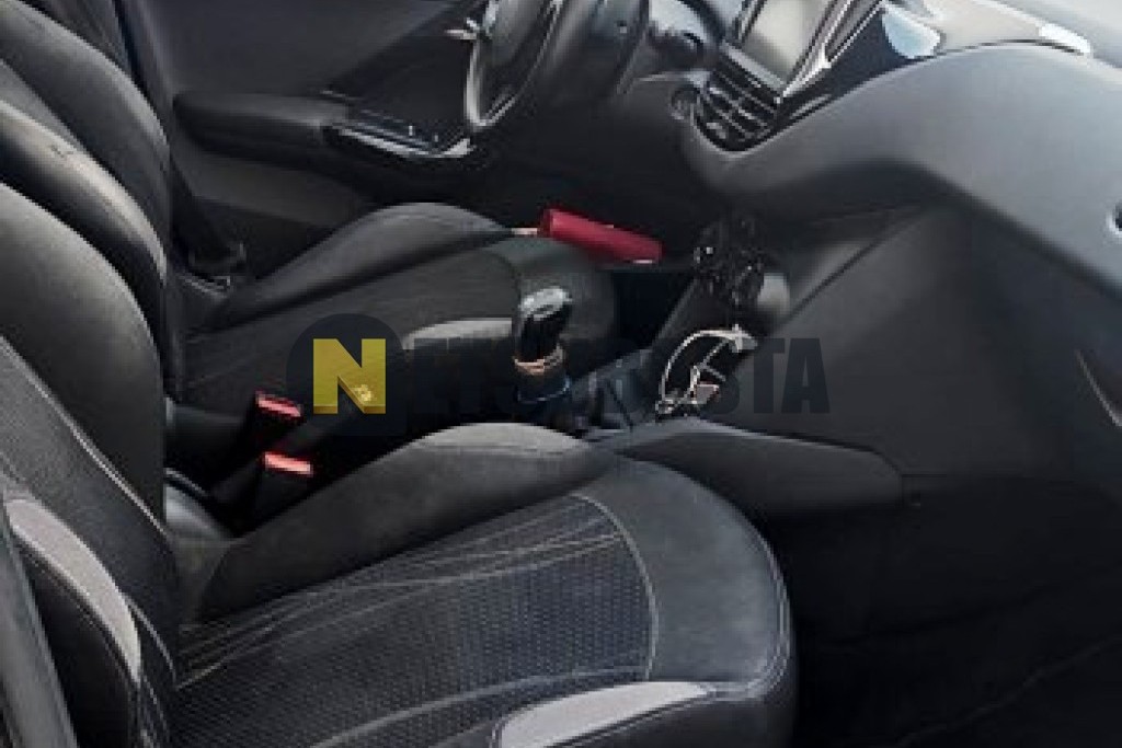 Peugeot 208 1.2 VTi PureTech 2012