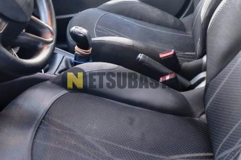 Peugeot 208 1.2 VTi PureTech 2012