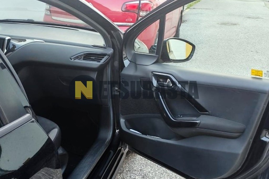 Peugeot 208 1.2 VTi PureTech 2012