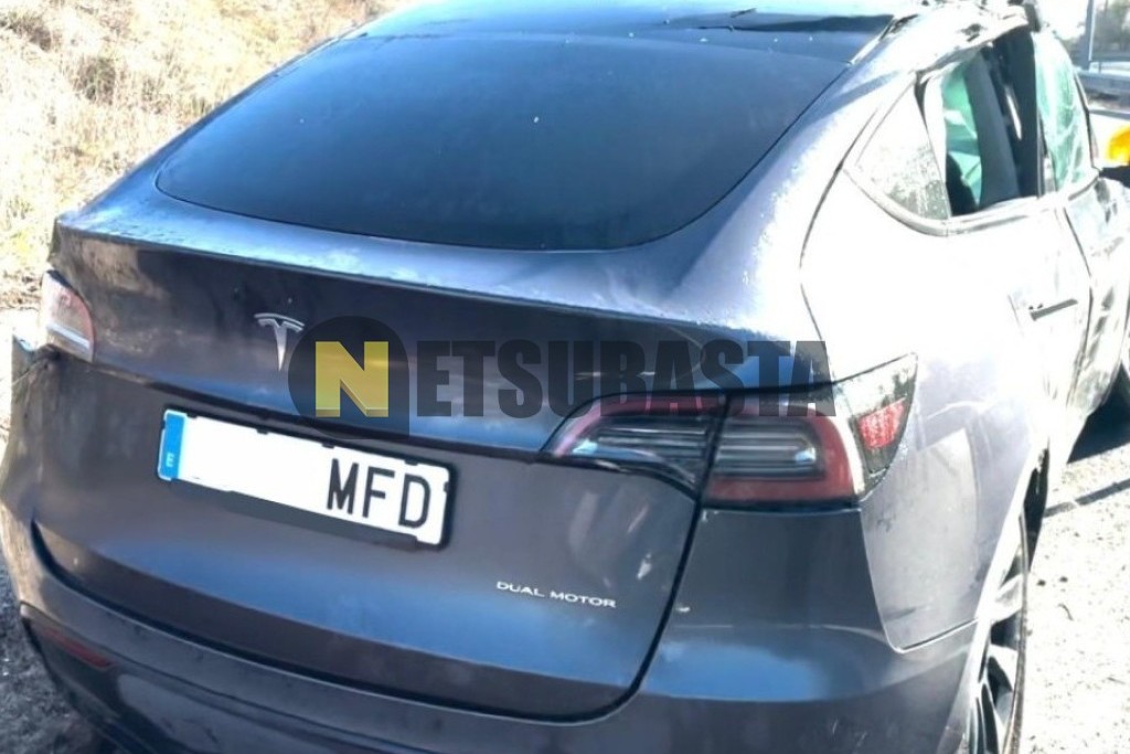 Tesla Model Y Gran autonomía Tracción integral 2023