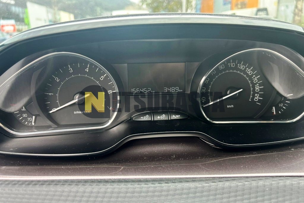 Peugeot 2008 1.2 VTi 2014