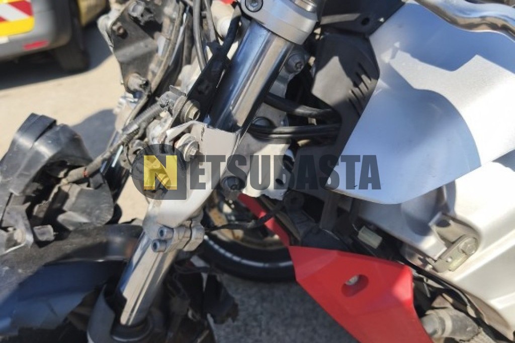 Suzuki GSR 600 2006