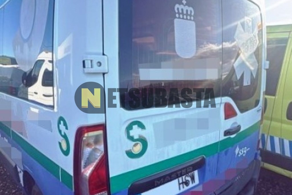 Renault Master 2.3 dCi Ambulancia 2013