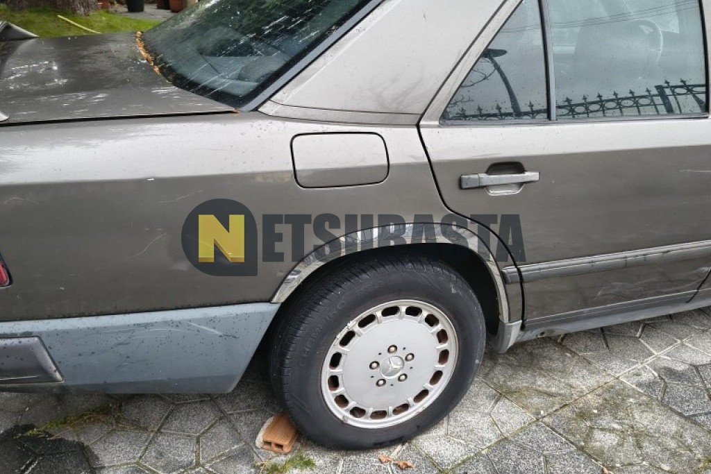 Mercedes-Benz 300 E 1986