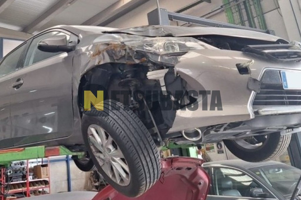 Toyota Auris 90D 2013