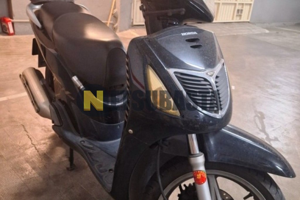 Honda SCOOPY SH150i 2004