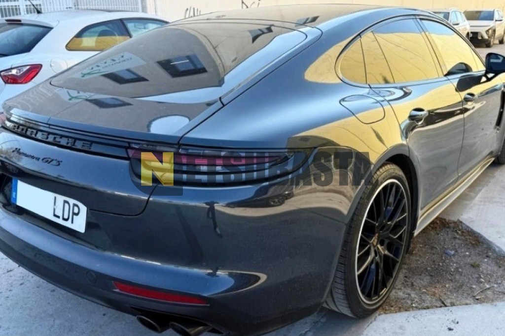 Porsche Panamera GTS 2019