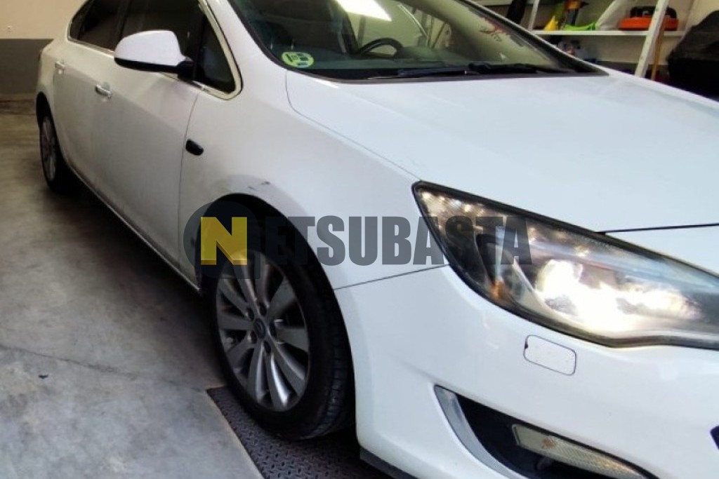 Opel Astra Sedán 1.7 CDTI 2012