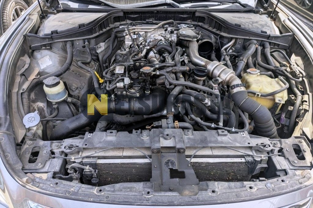 Infiniti M30d S 2013