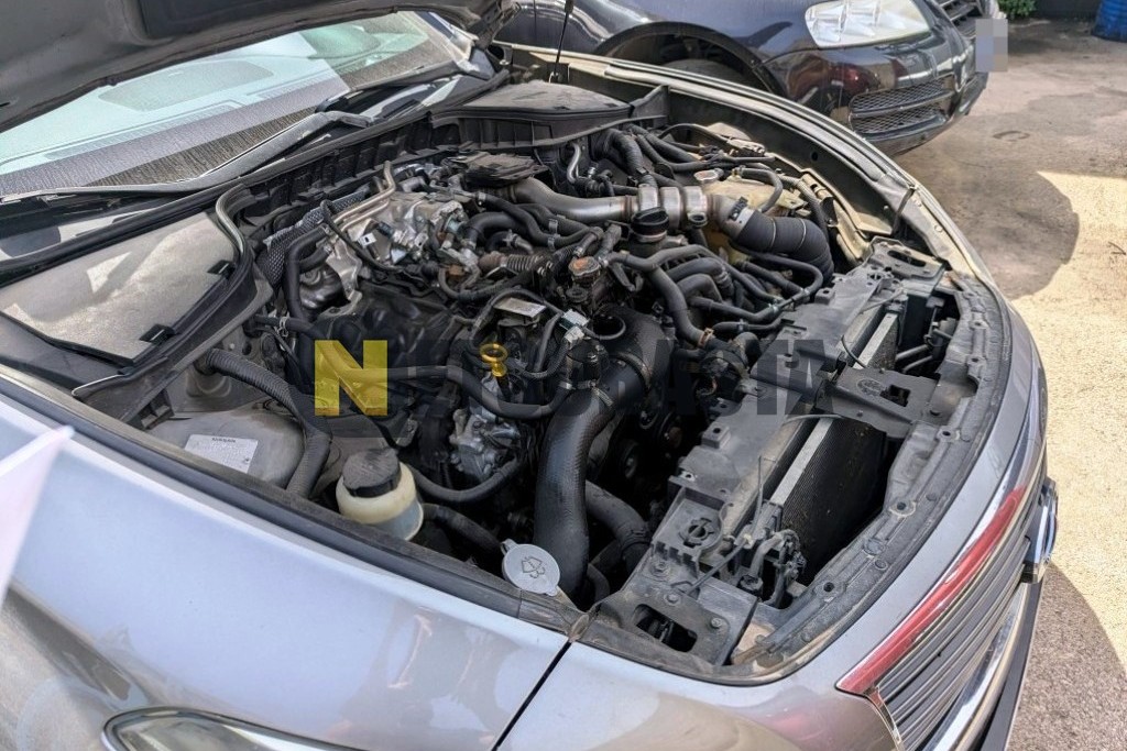 Infiniti M30d S 2013