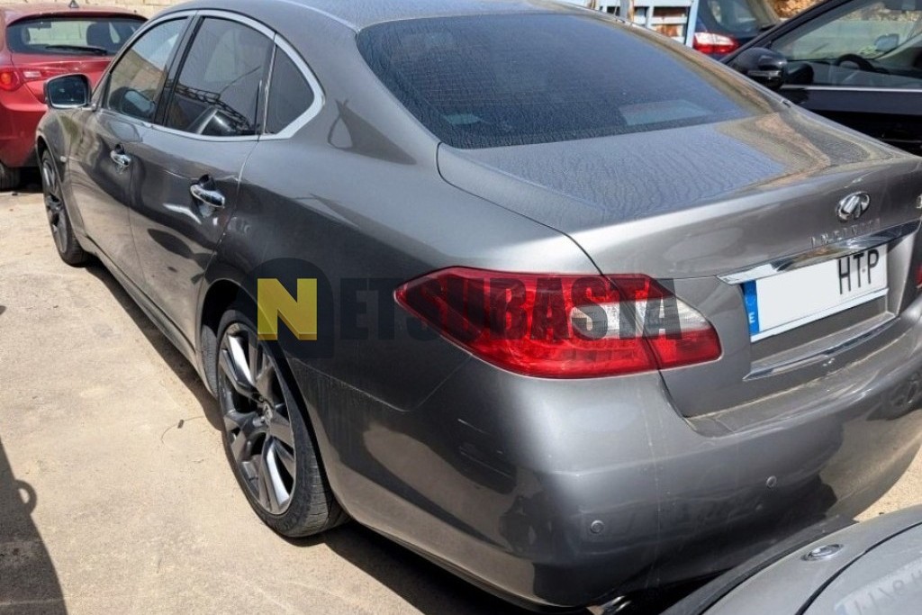 Infiniti M30d S 2013