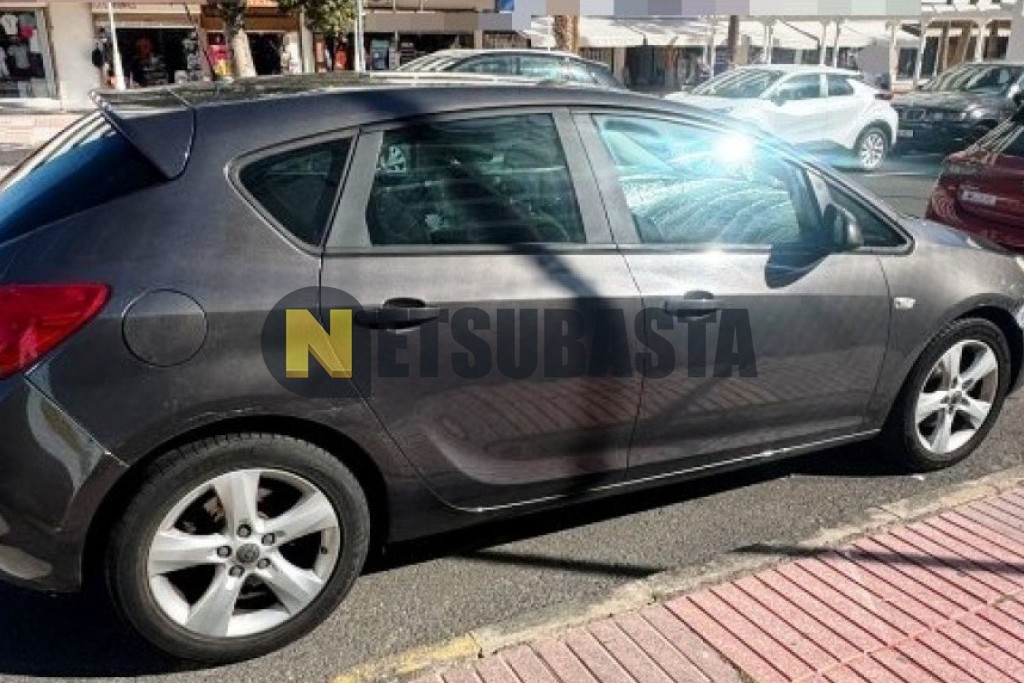 Opel Astra 1.7 CDTi 2011