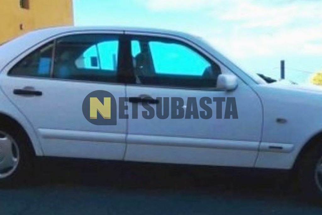 Mercedes-Benz E 250D 1998