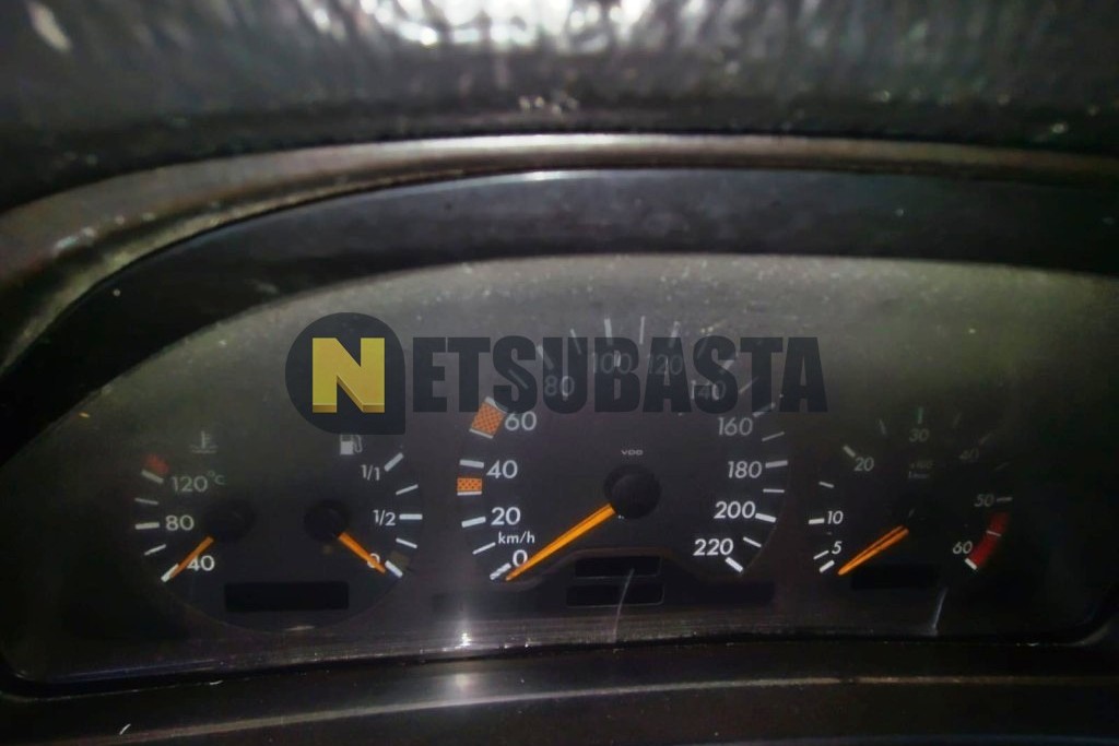 Mercedes-Benz E 250D 1998