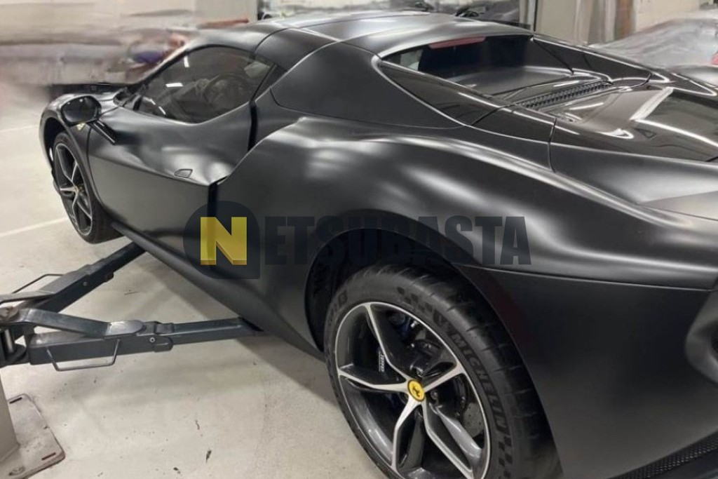 Ferrari 296 GTS 2023