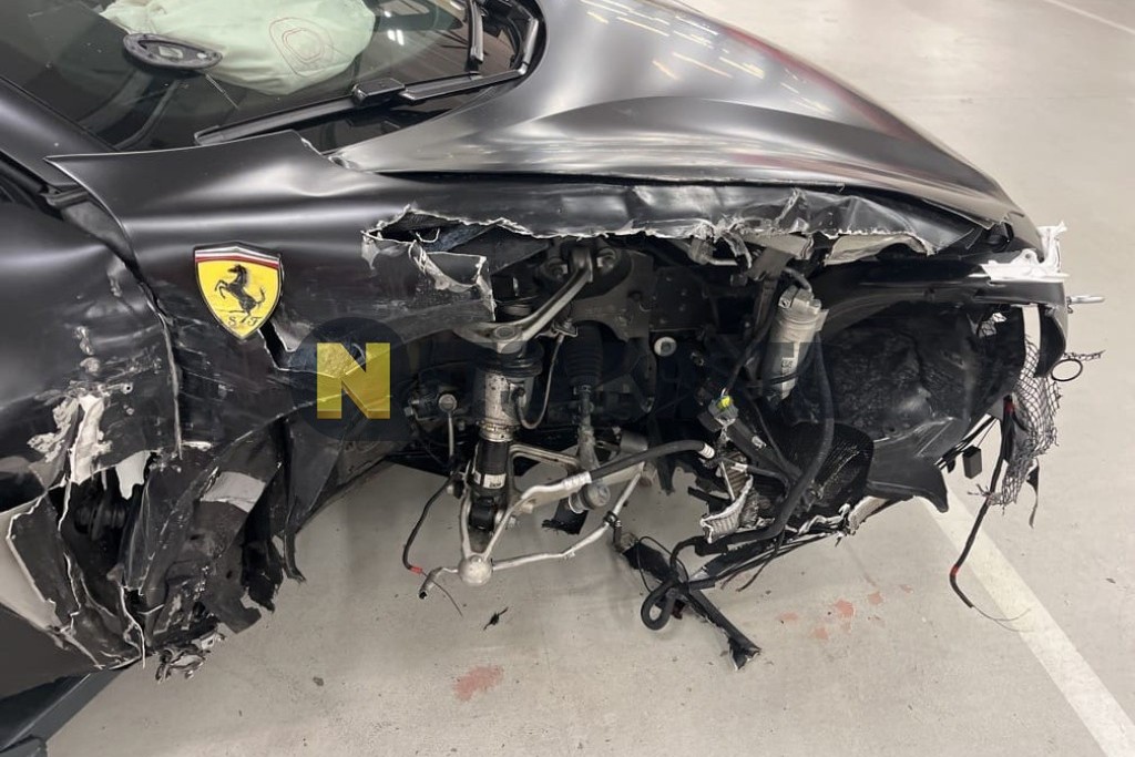 Ferrari 296 GTS 2023