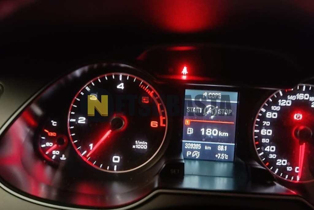 Audi A4 Avant 2.0 TDI quattro S tronic 2013