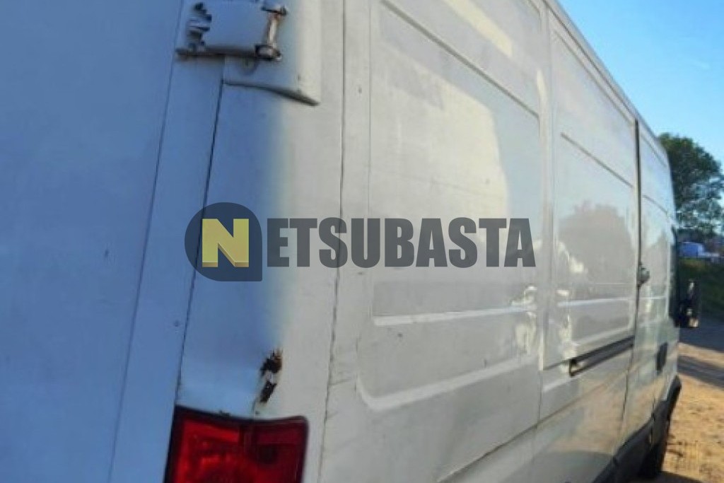 Iveco Daily 2.3 HPi 35S13 2011