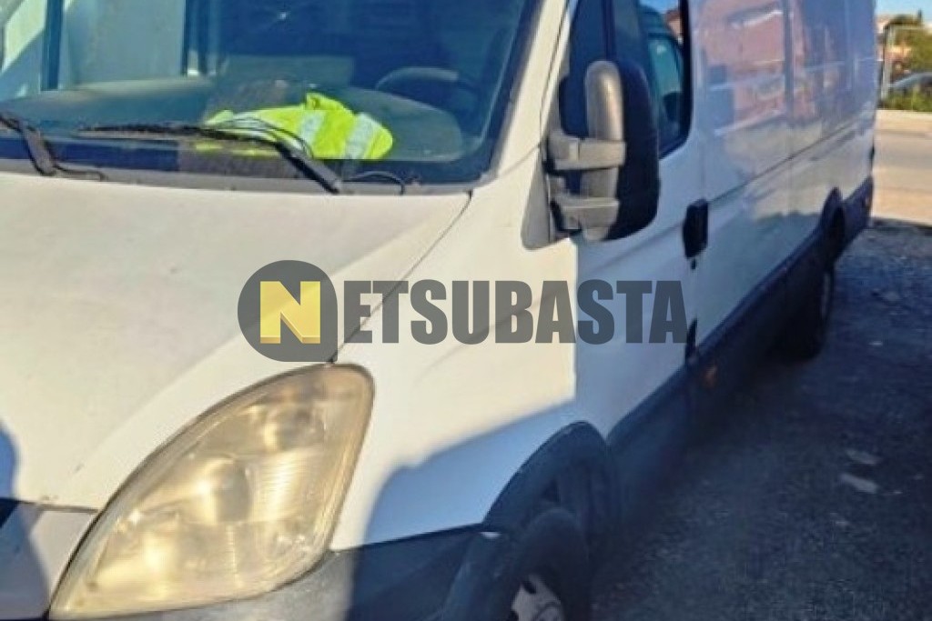 Iveco Daily 2.3 HPi 35S13 2011