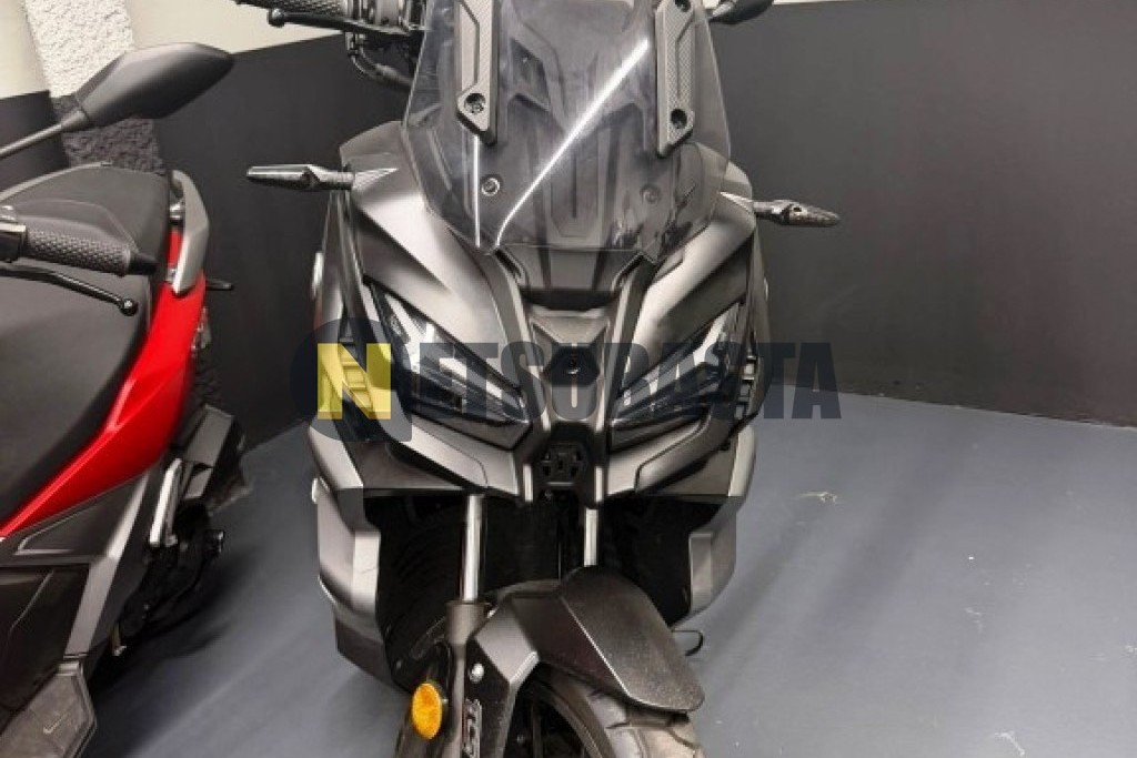 Voge SR1 ADV 125 2025