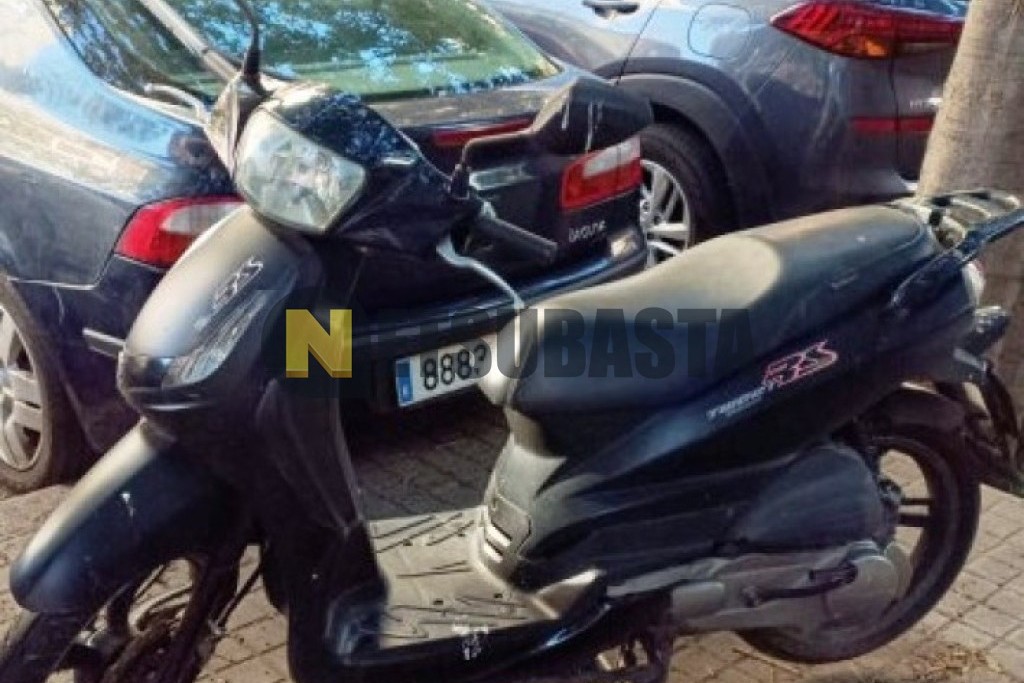 Peugeot TWEET 125 2012