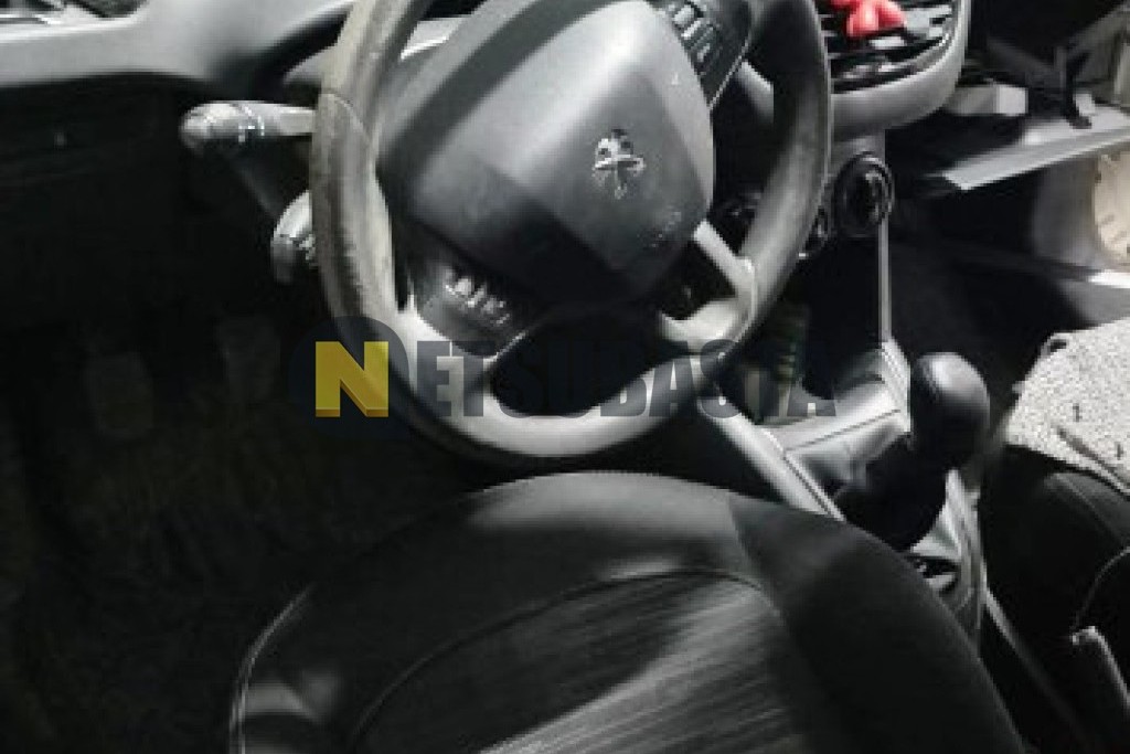 Peugeot 208 1.4 HDi 2014