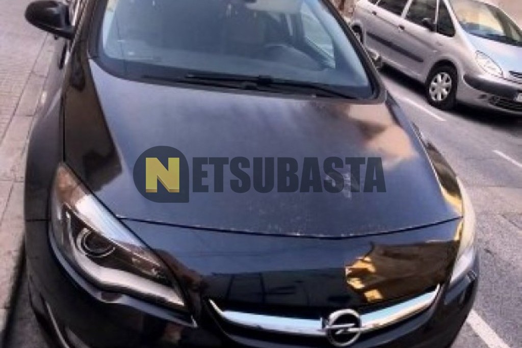 Opel Astra 2.0 CDTI 2013