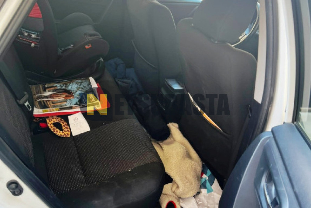 Toyota Auris Touring Sport Hybrid 2014