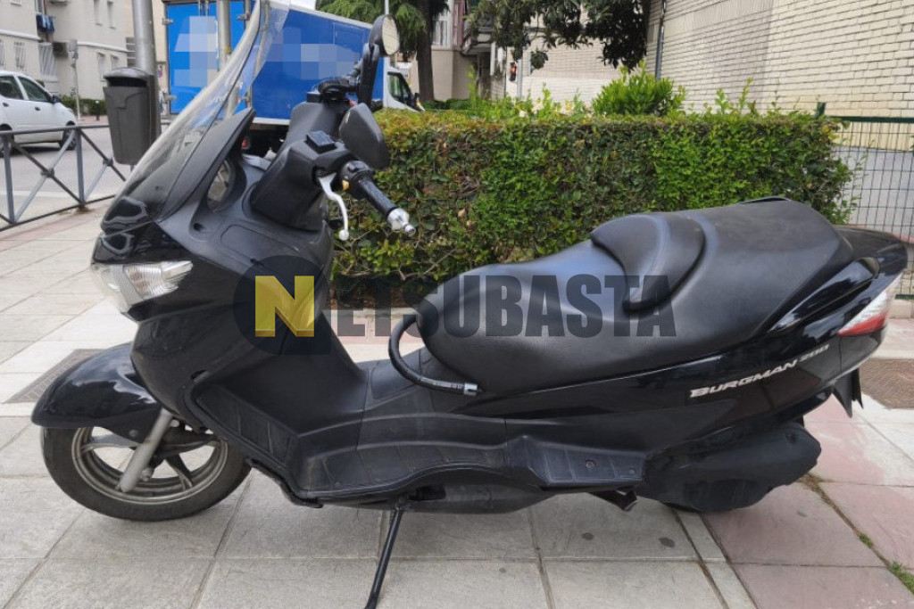 Suzuki BURGMAN 200 2011