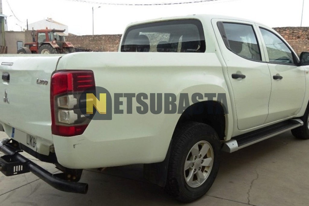 Mitsubishi L200 Doble Cabina 220 DI-D M-Pro 2020