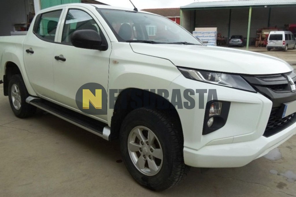 Mitsubishi L200 Doble Cabina 220 DI-D M-Pro 2020