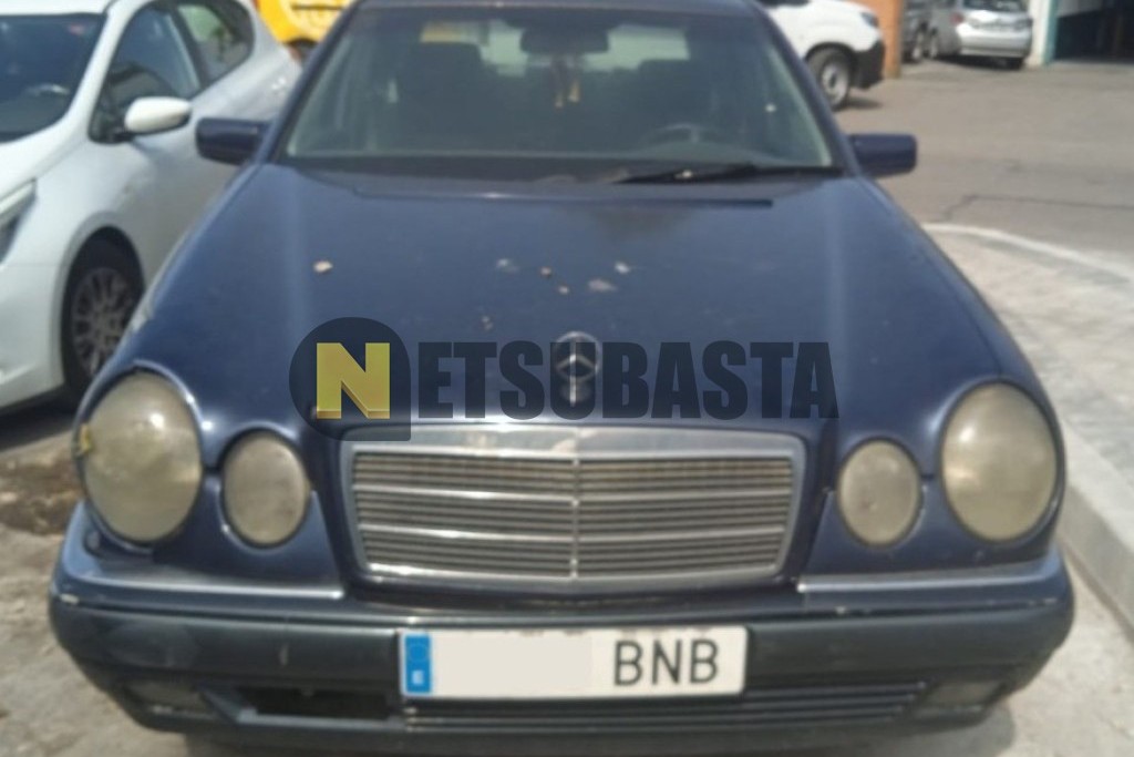 Mercedes-Benz E 300 TD Aut. 2001